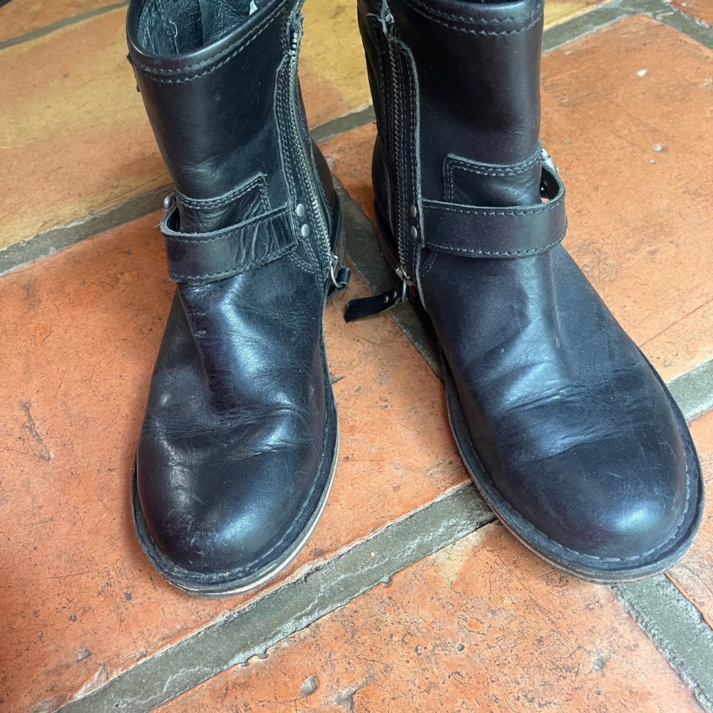 UGG Black Leather Boots with Zipper